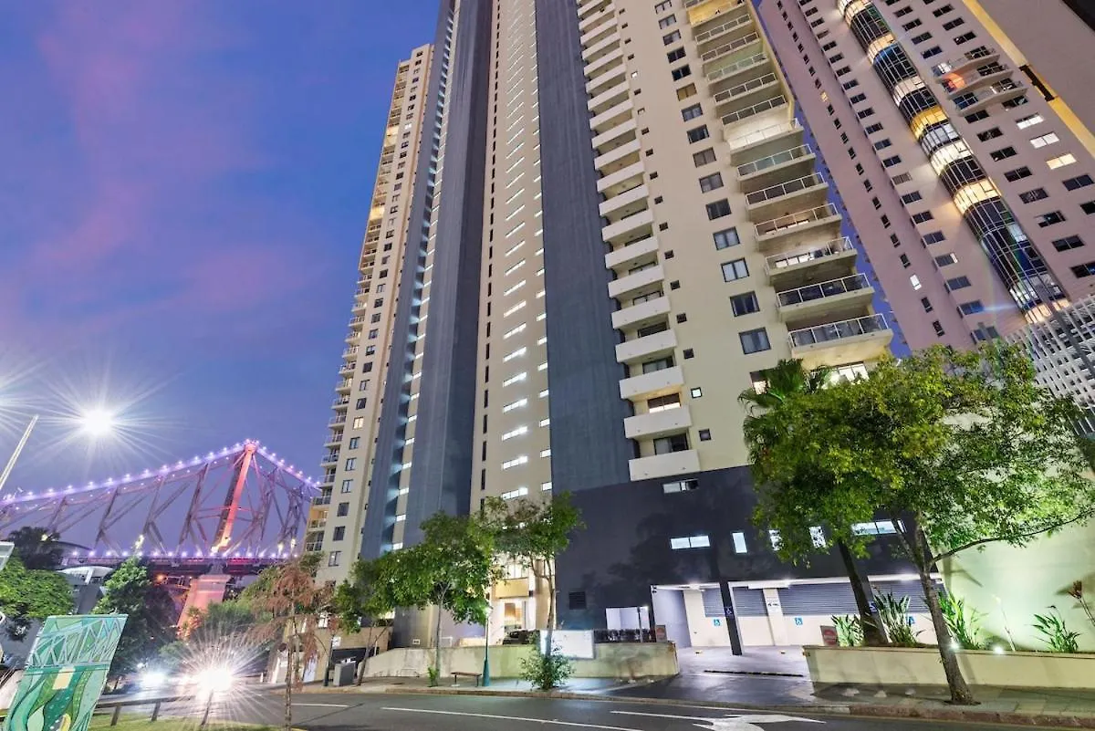 The Executive 1Bed-1Bath-1Car Views - Cbd Apartment Brisbane