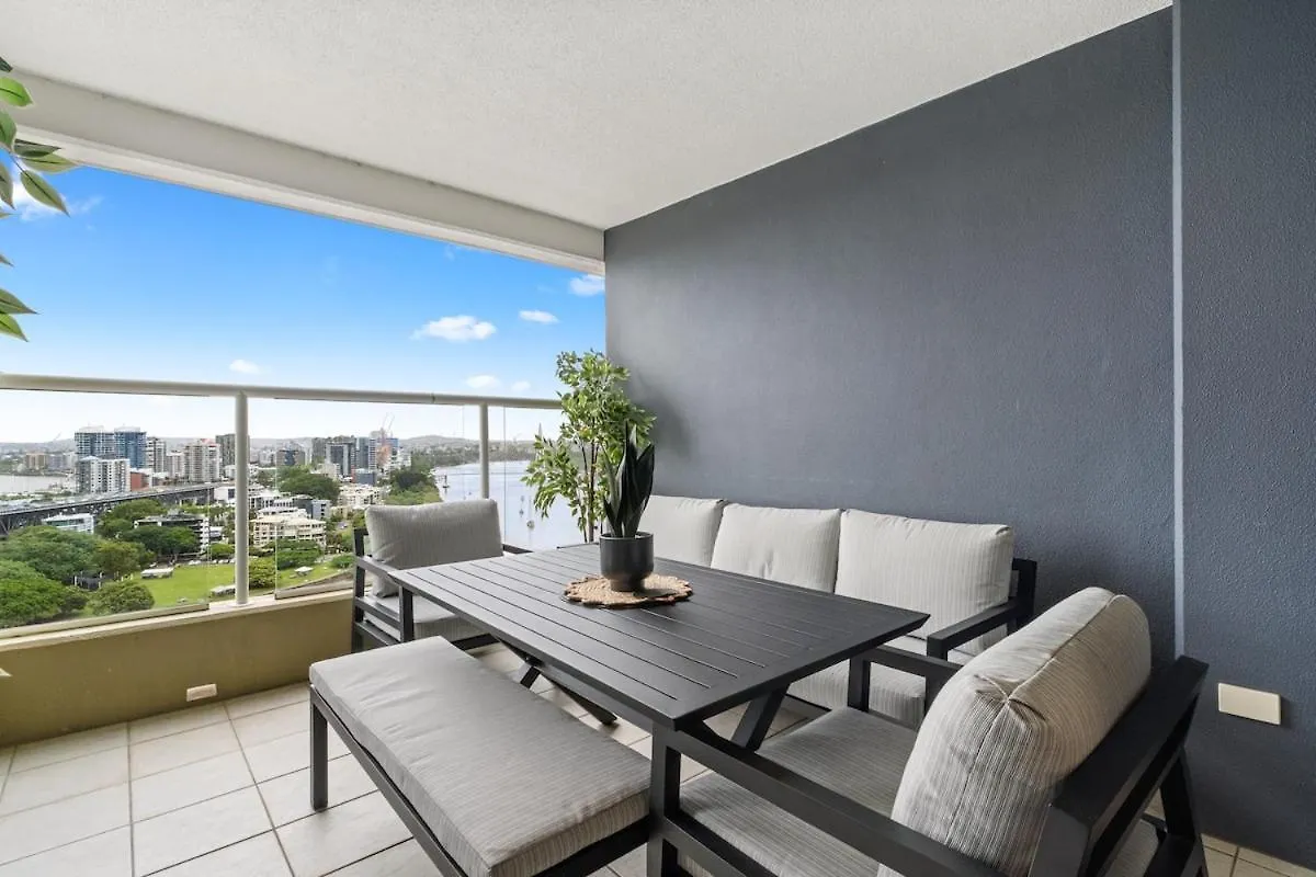 The Executive 1Bed-1Bath-1Car Views - Cbd Apartment Brisbane